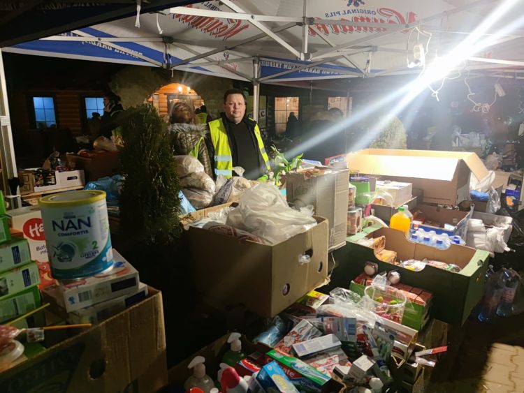 O nouă zi în slujba aproapelui. Parohiile Episcopiei Ortodoxe a Maramureşului şi Sătmarului oferă cazare și pachete cu alimente pentru refugiaţii din Ucraina