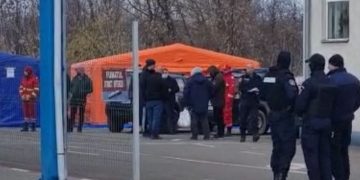 Alţi şapte ucraineni au trecut înot râul Tisa spre România de frica războiului