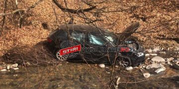 Un şofer beat criţă a plonjat în albia pârâului Nistru