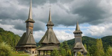 Slujbă în ucraineană la Mânăstirea Bârsana, în semn de solidaritate cu refugiaţii