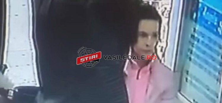 O CUNOAŞTEŢI? A furat de pe un manechin din mall o haină de blană