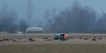 Doi militari răniţi grav la Cerneşti. S-au rostogolit cu mașina pe câmp