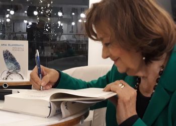 La mulţi ani, Ana Blandiana! Scriitoarea împlineşte azi 80 de ani