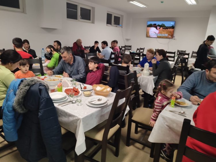 Asociația Diecezană Caritas Greco-Catolic Maramureș continuă activităţile de întrajutorare a ucrainenilor refugiaţi