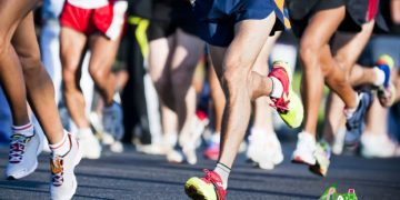 Iubitorii de alergat sunt aşteptaţi sâmbătă pe Câmpul Tineretului la Crosul Primăverii