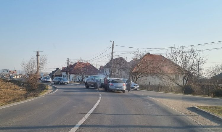 Impact frontal pe Strada Europei din Baia Mare