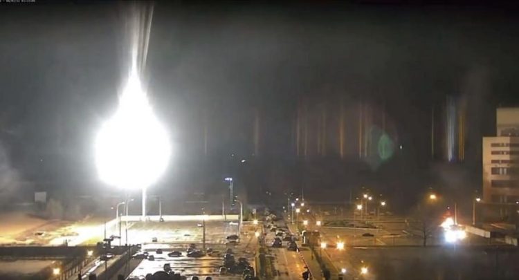 La un pas de tragedie. Incendiu la Centrala nucleară Zaporojie, după un atac al rușilor