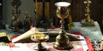 Unde vor liturghisi Preasfinţii Iustin şi Timotei în această săptămână