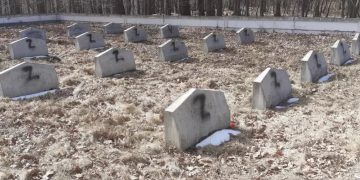 Mormintele soldaţilor ruşi dintr-un cimitir, marcate cu litera Z, simbolul invaziei ruse în Ucraina