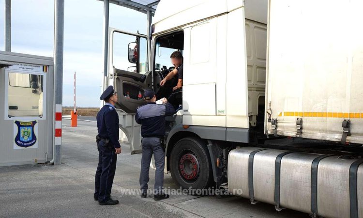 Măsuri pentru fluidizarea traficului la automarfare, la graniţa cu Ungaria