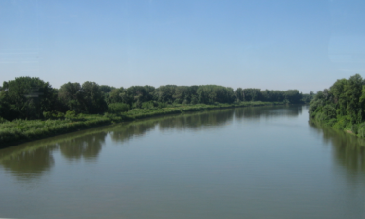 Nicio o zi fără ucraineni care fug din calea războiului. 10 au trecut în Maramureş prin Tisa, alţi doi pe frontiera verde