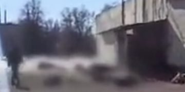 Cel puţin 10 morţi după ce trupele ruseşti ar fi tras asupra civililor care stăteau la coadă la pâine