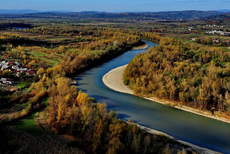 Alți 13 bărbaţi ucraineni, descoperiţi la frontieră după ce au trecut râul Tisa