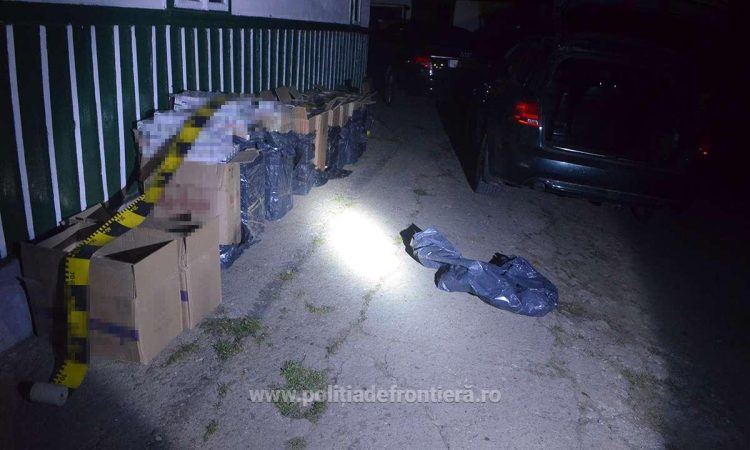 Aproximativ 20.000 de pachete cu țigări și patru autoturisme confiscate pentru contrabandă, la frontiera de nord
