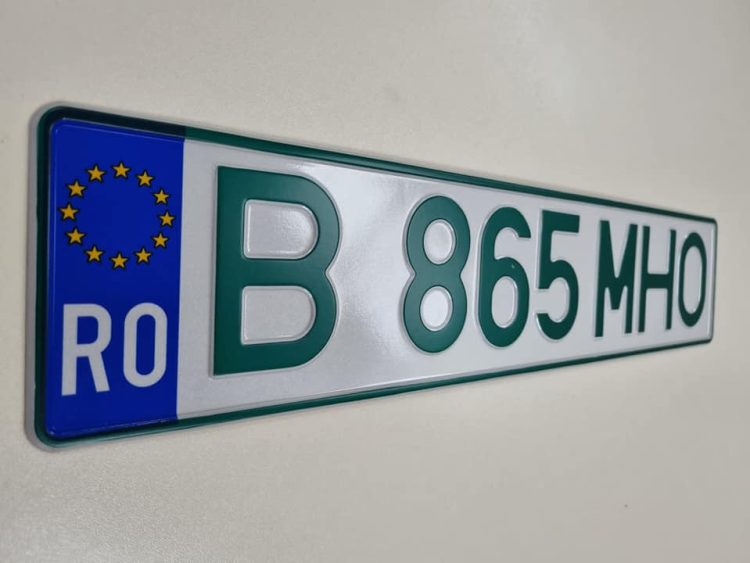 Mașinile cu emisii zero vor primi numere verzi