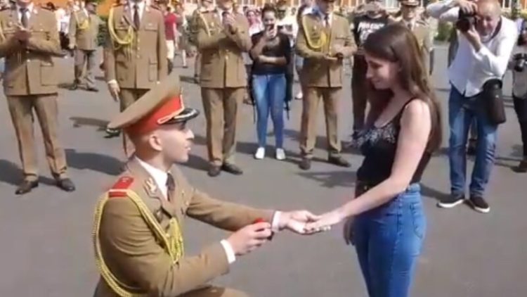 Un militar român și-a cerut iubita în căsătorie la Jocurile Invictus