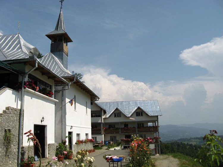 Lămuriri în cazul femeii ucrainene care a acuzat starețul Mănăstirii Petrova de agresiune sexuală