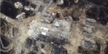 Rușii au săpat tranşee în Pădurea Roșie, cea mai radioactivă zonă de la Cernobîl. Imagini filmate cu drona
