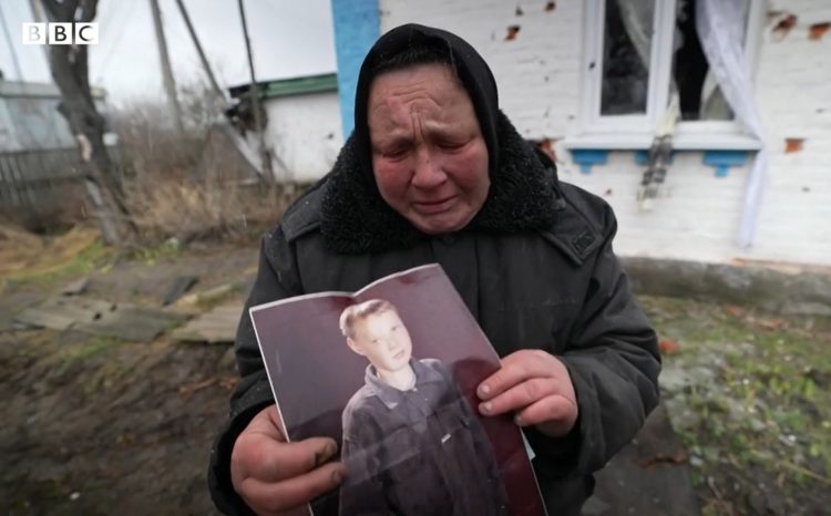 Reportaj dramatic al BBC: O mamă povestește cum i-au împușcat soldații ruși copilul