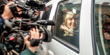 Elena Udrea ar putea fi închisă la Rahova. O instanță bulgară decide mâine când va fi predată autorităților române