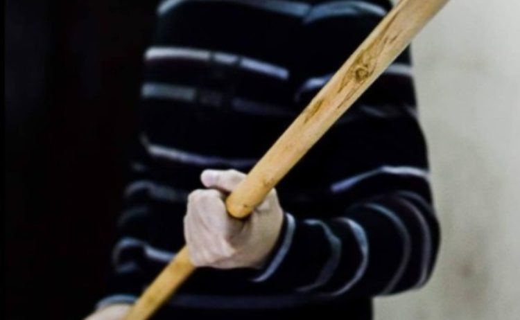 Un tânăr băimărean a distrus cu o bâtă de baseball mai multe autoturisme parcate pe strada Victoriei