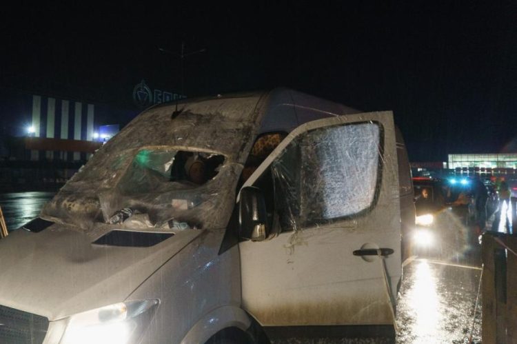 Povestea ucraineanului care a evacuat 200 de civili din Mariupol cu o dubă avariată