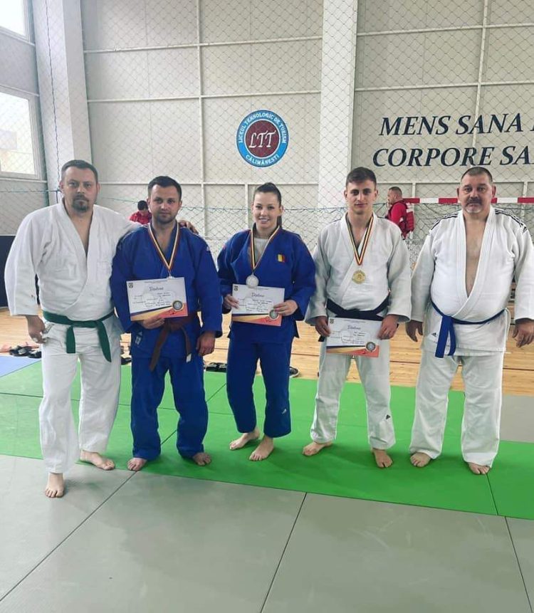 O medalie de aur şi două de argint au adus acasă poliţiştii maramureşeni de la Campionatul de Judo al MAI