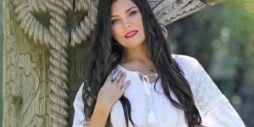 Paula Seling, invitat special la spectacolul muzical al Teatrului Municipal din Baia Mare – „De Florii… acasă”