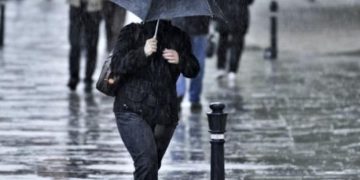 Cod galben de vreme rea în Maramureş. Ploi torențiale, descărcări electrice, grindină