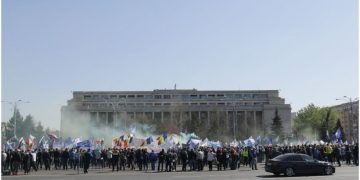 Oamenii au ieşit în stradă şi acuză că nu mai au bani de mâncare, din cauza exploziei prețurilor