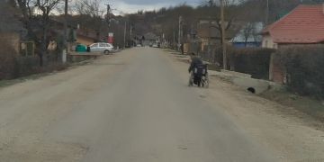 Povestea de pe DJ 182 B care-ți rupe sufletul. Bătaie de joc în stare agravată la adresa maramureșenilor