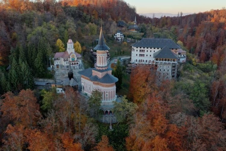 Programul sfintelor slujbe în Săptămâna Patimilor şi în Ziua Învierii la Mănăstirea Rohia