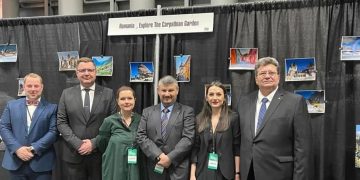 Scandalul perdelei negre de la târgul de turism. Pe cine dă vina Consulatul României la New York