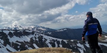 Recomandările jandarmilor maramureşeni pentru iubitorii de drumeţii montane