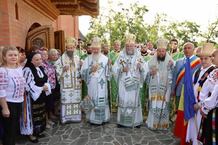 Slujba de duminică susținută de episcopul ortodox din Ungaria împreună cu PS Timotei Sătmăreanul