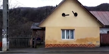 Tânăr din Vişeu de Sus, soţul unei avocate, a distrus geamurile unor case din oraş