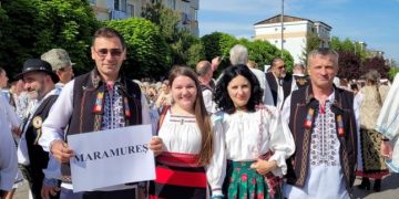 Delegaţia din Maramureş, la parada Portului Popular de la Mioveni