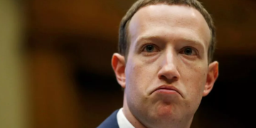 „Facebook-ul a murit! Trăiască Facebook-ul”