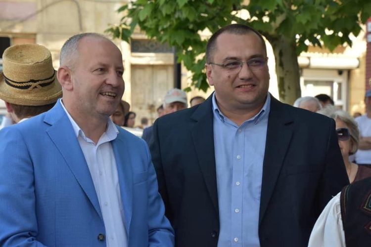 Aurelian Pavelescu ține PNȚCD „pe persoană fizică”. Prins cu minciuna vrea să-l dea afară din partid și pe Doru Dăncuș