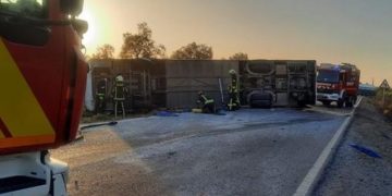 Doi români morţi şi trei grav răniți într-un teribil accident rutier în Spania