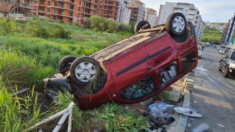 Un tânăr din Cluj, fără permis, băut şi sub influenţa drogurilor, a făcut accident la Floreşti