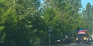 Accident rutier pe DN 1C, la Două veveriţe. Din cauza unei manevre greşite, un bărbat de 77 de ani s-a izbit cu maşina de un alt autoturism