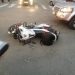Tânăr de 20 de ani reținut după ce a lovit cu maşina un motociclu condus de un băiat de 16 ani şi a părăsit locului accidentului