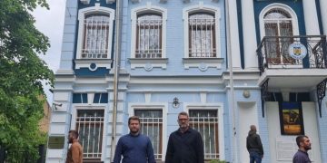 Ambasada României la Kiev şi-a reluat activitatea