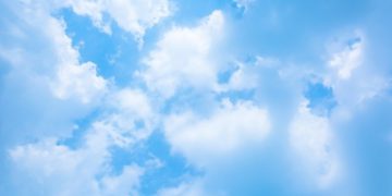 Calendar ortodox 7 mai 2022. Sărbătoare de Arătarea semnului Sfintei Cruci pe cerul Ierusalimului