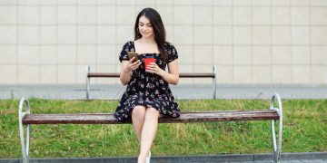 Confortabil și stilat – cum să îmbini pantofii de damă cu look-uri diferite?