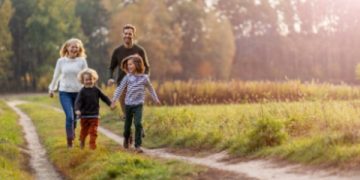 Programul „FamilyStart”. Tinerele familii vor putea împrumuta până la 75.000 de lei