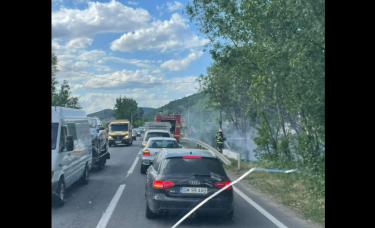 EXCLUSIVITATE: Accident grav în Bușag. Incendiu la ieșirea din Cicârlău