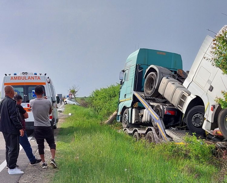 Accident mortal în Seini: Un om a murit și alții doi sunt grav răniți după ce un tir s-a răsturnat
