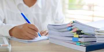 Profesorii care fac meditaţii sunt vânaţi de ANAF. Trebuie să aibă casă de marcat